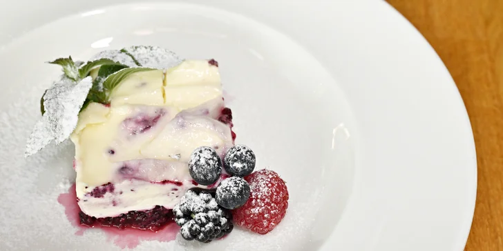 Trojchodové degustačné menu v reštaurácii Miminoo a vstup na Žižkovskú vežu