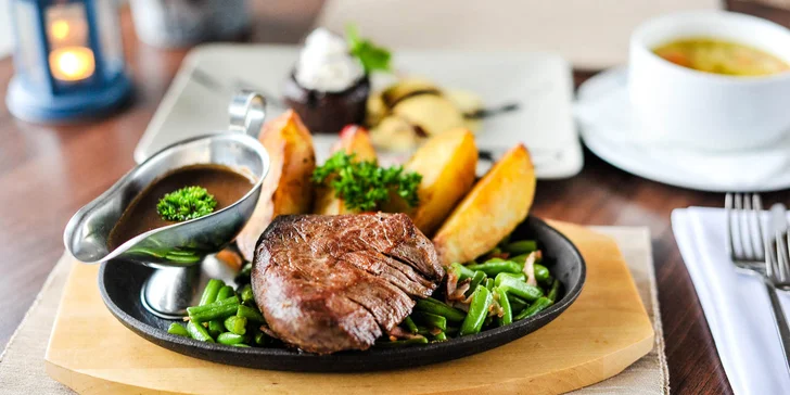 3-chodové menu s hovädzím steakom s fazuľkou a slaninou