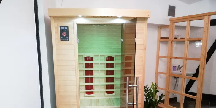 Športová alebo relaxačná masáž a pobyt v infrasaune