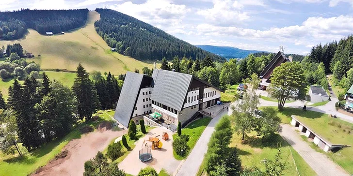 Jeseň, zima či jar v modernom hoteli Pytloun Harrachov**** s wellness