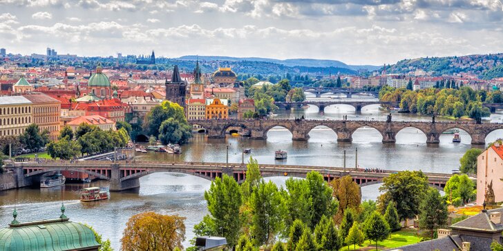 Praha po námornícky: Vyhliadkové plavby s možnosťou občerstvenia a živej hudby