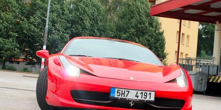 15 minútová jazda snov v superšporťákoch Ferrari, Lamborghini alebo Porsche