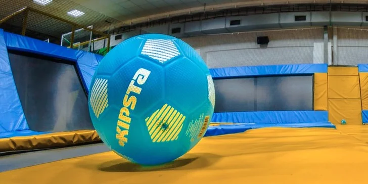 Vyskočte si od radosti: Hodina zábavy na trampolínach v JumpParku Jarov