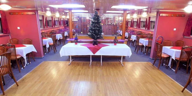 Adventná plavba centrom Prahy pre deti i dospelých vr. možnej večere pri sviečkach
