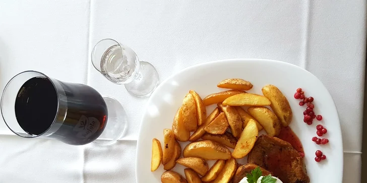 Dokonalý večer: wellness, masáž a dobré jedlo!