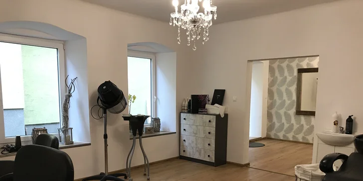 Dámsky strih, farbenie, kúra na vlasy a brazílsky keratín