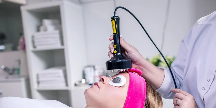 Okamžitý 3D lifting tváre Meso-i-laserom a kyselinou hyalurónovou