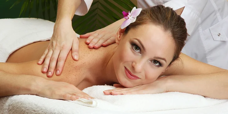 Tradičná japonská Shiatsu procedúra, liečivá masáž