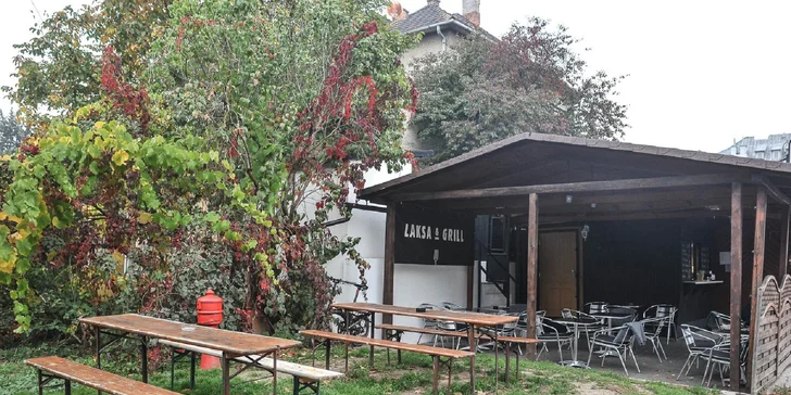 Originál malajská polievka Laksa alebo hamburger