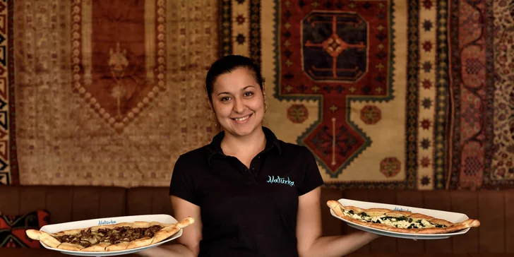Kuracie a špenátové pide alebo hovädzí lahmacun vo Fresh markete