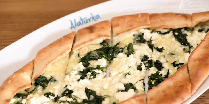 Kuracie a špenátové pide alebo hovädzí lahmacun vo Fresh markete