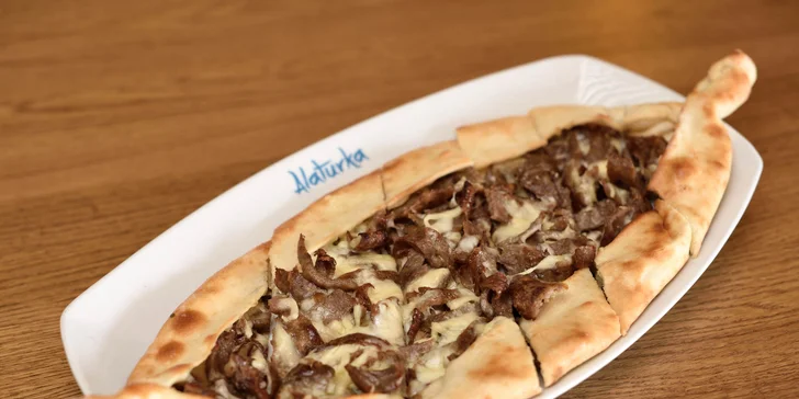 Kuracie a špenátové pide alebo hovädzí lahmacun vo Fresh markete