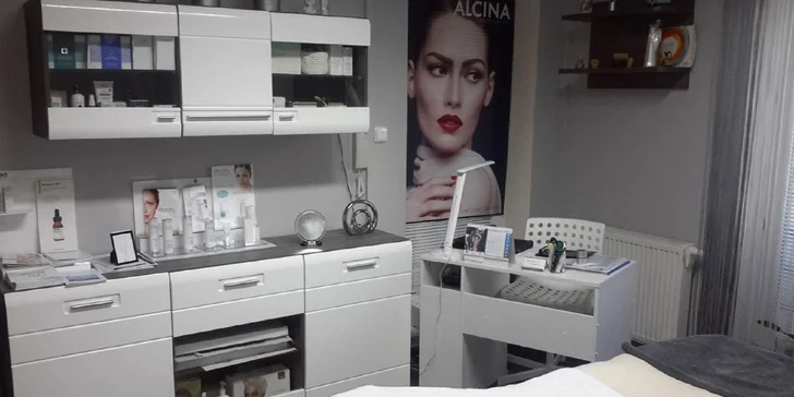Lifting tváre vykonávaný pomocou vstrebateľných 4D bio dermálnych nití