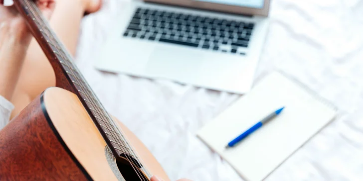 Online gitarový kurz so známym gitaristom Neilom Hoganom
