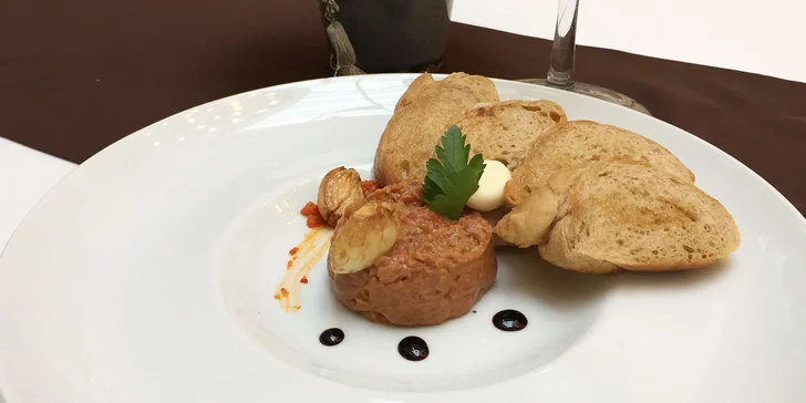 Hovädzí tatarák v jednom z najznámejších hotelov v Nitre