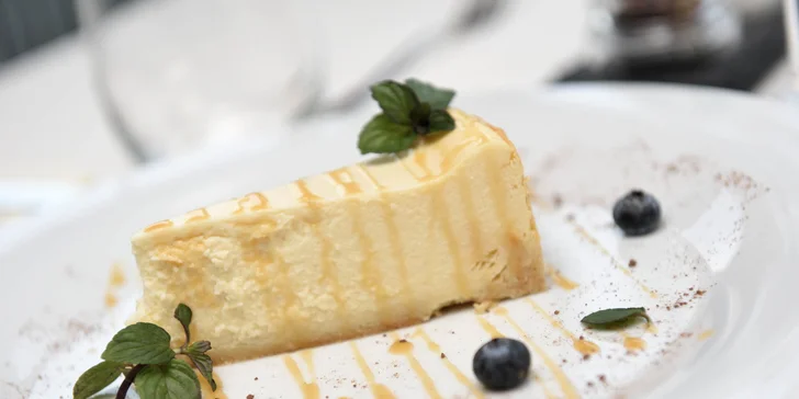 Romantická 3-chodová večera s wellness pre 2 osoby
