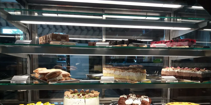 Káva a koláčik v centre Galanty