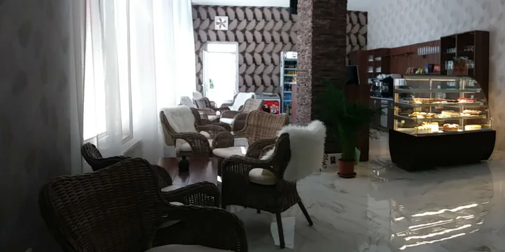 Káva a koláčik v centre Galanty