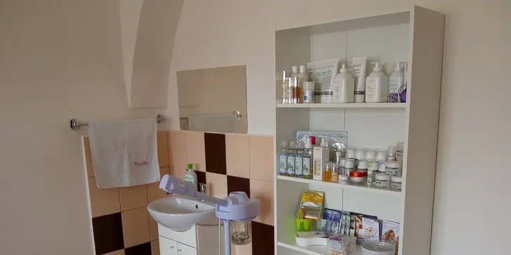 Úprava obočia a manuálne čistenie pleti + ozonizér