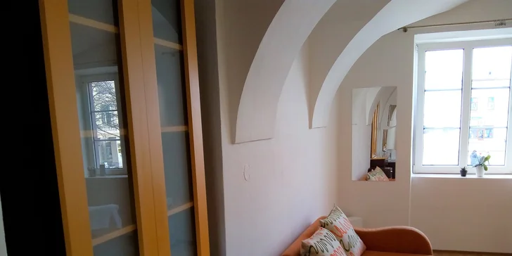 Úprava obočia a manuálne čistenie pleti + ozonizér