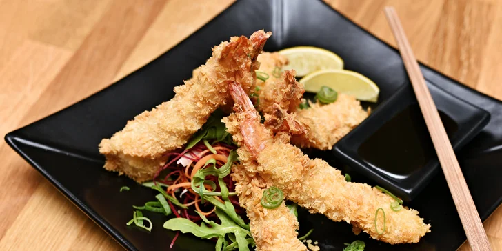 Degustačné sushi menu pre dvoch s predjedlom, polievkou Miso i dezertom