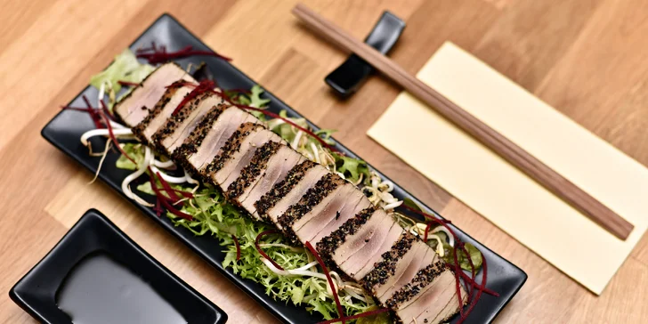Degustačné sushi menu pre dvoch s predjedlom, polievkou Miso i dezertom