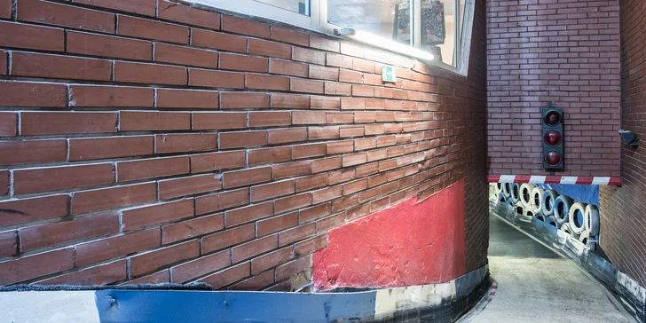 Pripraviť sa, pozor, štart: 2 jazdy v nadupanej motokáre po dvojposchodovej dráhe