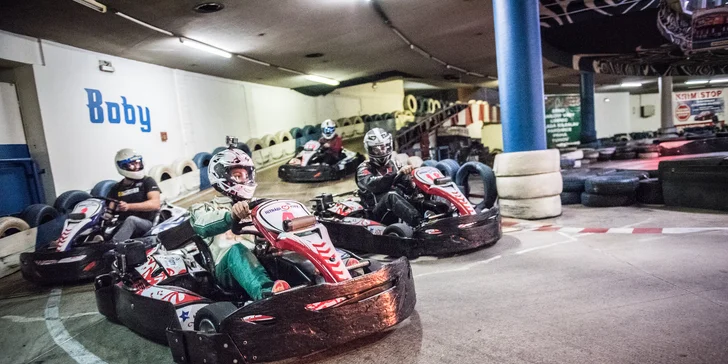 Pripraviť sa, pozor, štart: 2 jazdy v nadupanej motokáre po dvojposchodovej dráhe
