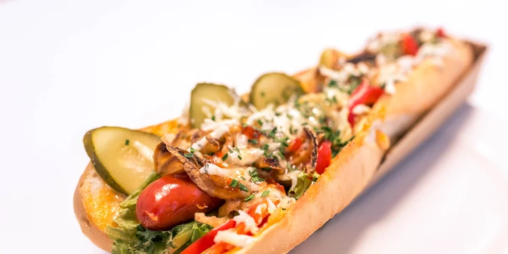 Fantastický Nivus Prime Hot dog v Bistro Planet