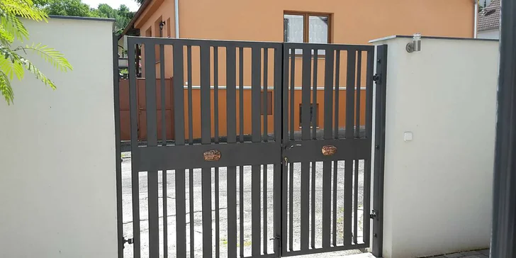 Darček, ktorý nezostarne: ukovajte ružu či otvárač na návšteve v kováčstve