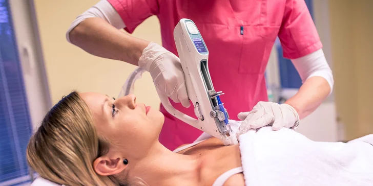 Vitamíny, kyselina hyalurónová či Dracula lift Vital injectorom