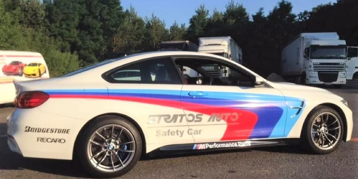 Adrenalínová jazda na okruhu Hradec Králové na luxusných autách Ferrari, Porsche, Aston Martin,McLaren, BMW alebo Lamborghini! Palivo v cene!