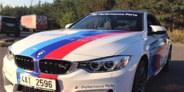 Adrenalínová jazda na okruhu Hradec Králové na luxusných autách Ferrari, Porsche, Aston Martin,McLaren, BMW alebo Lamborghini! Palivo v cene!