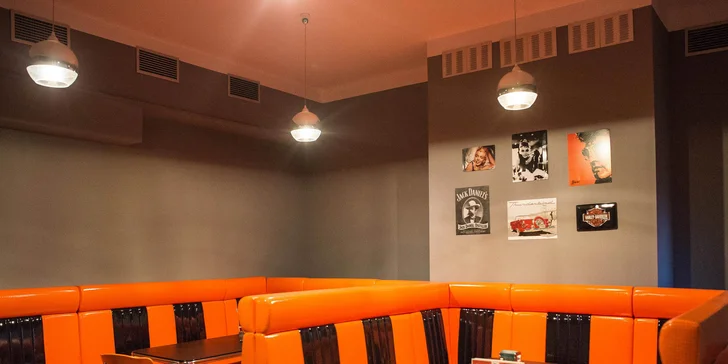 Bio hovädzí burger s hranolčekmi a nápojom