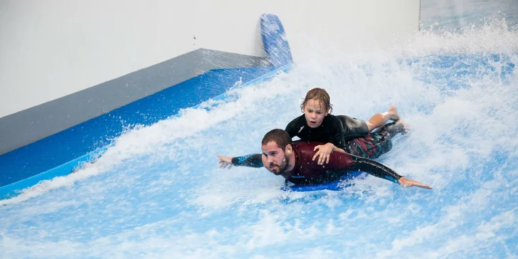 Hodinová jazda na surf trenažéri pod dohľadom inštruktorov s videozáznamom