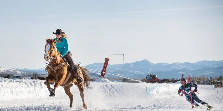 Zážitky z konského sedla! Zimný skijoring, prechádzky či poníky pre deti