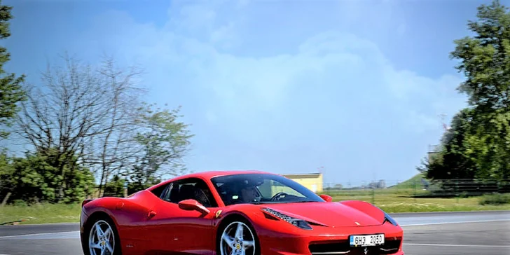Adrenalínová jazda na okruhu Hradec Králové na luxusných autách Ferrari, Porsche, Aston Martin,McLaren, BMW alebo Lamborghini! Palivo v cene!