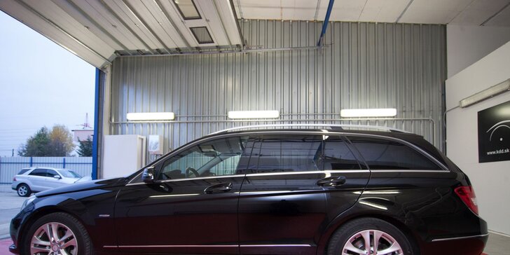 Kompletné vyčistenie interiéru a exteriéru auta, tepovanie a čistenie ozónom