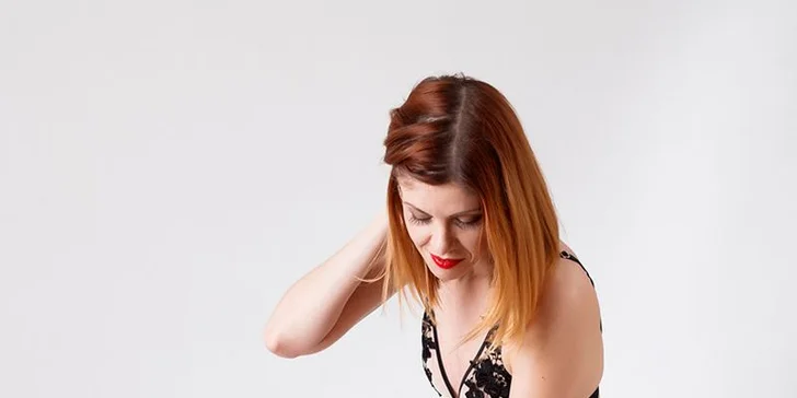 Boudoir profesionálne fotografovanie portrétu - každá žena je krásna