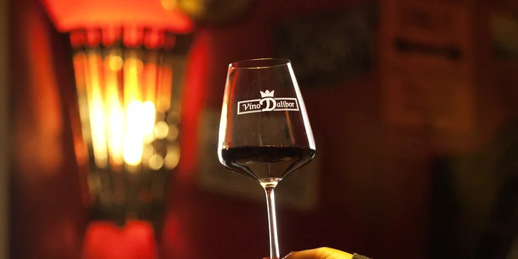 Počas troch víkendov vinárom: práca na vinici aj relax vo wellness pre dvoch