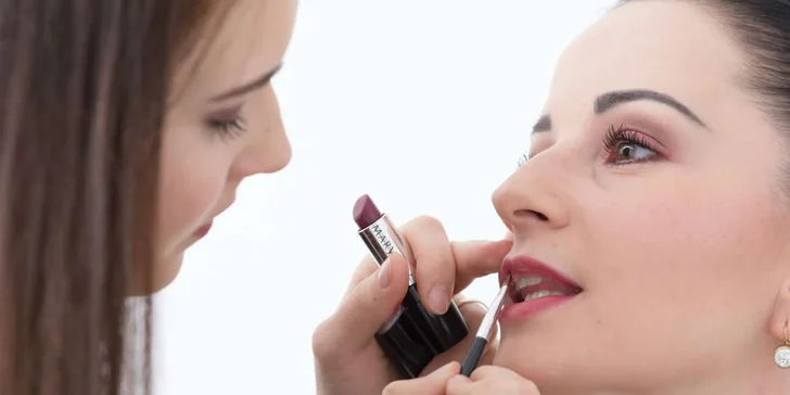 Profesionálny večerný make-up alebo minikurz líčenia