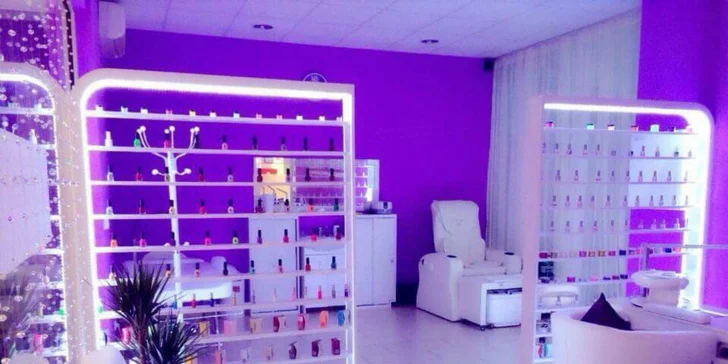 Manikúra, gelové nechty a pedikúra v Royal Nails