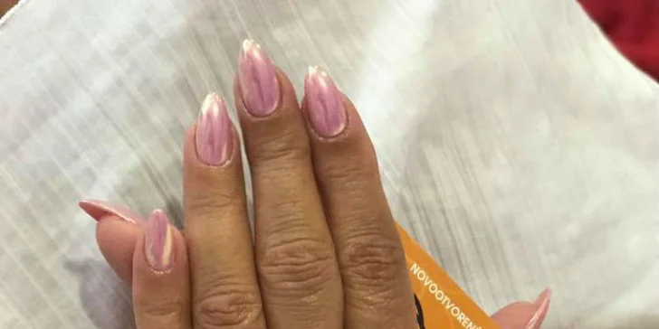 Manikúra, gelové nechty a pedikúra v Royal Nails