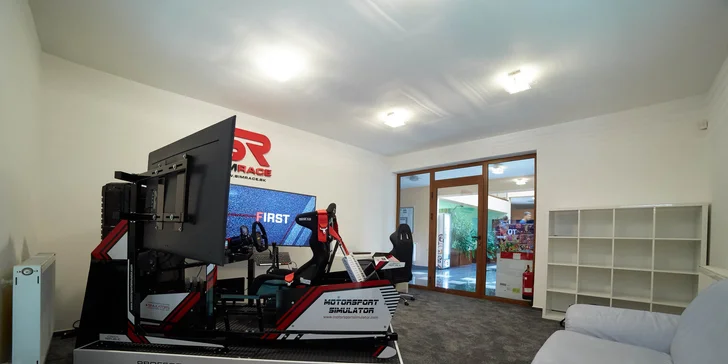 Jazda na racing simulátore SIMRACE