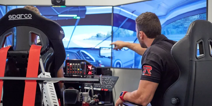 Jazda na racing simulátore SIMRACE