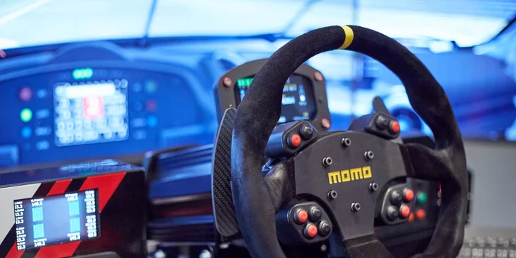 Jazda na racing simulátore SIMRACE