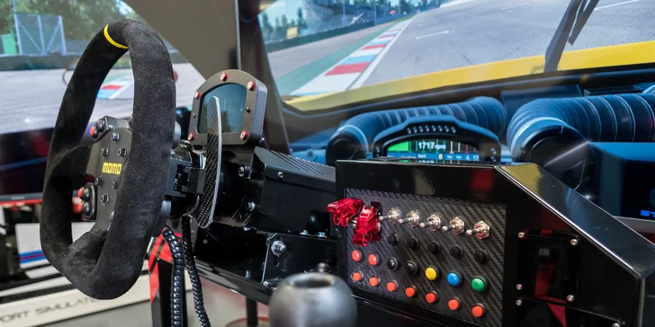 Jazda na racing simulátore SIMRACE