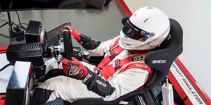 Jazda na racing simulátore SIMRACE