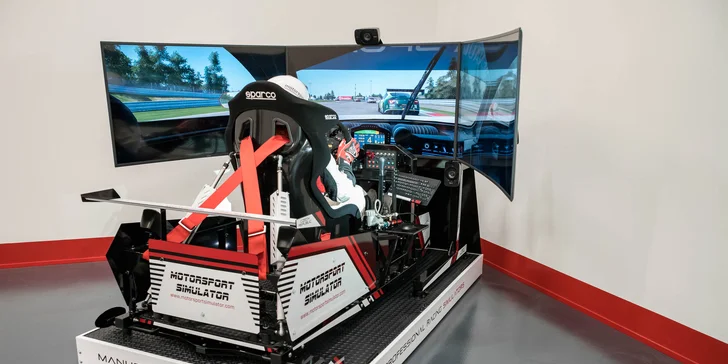 Jazda na racing simulátore SIMRACE