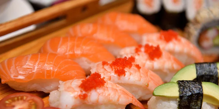 Sushi alebo menu pre 2 osoby v Avione